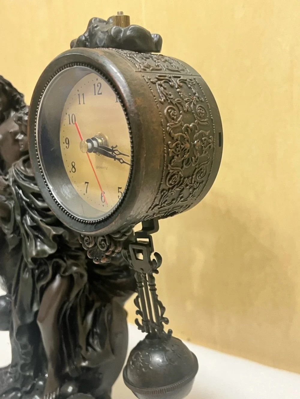 Vintage Clock with pendulum